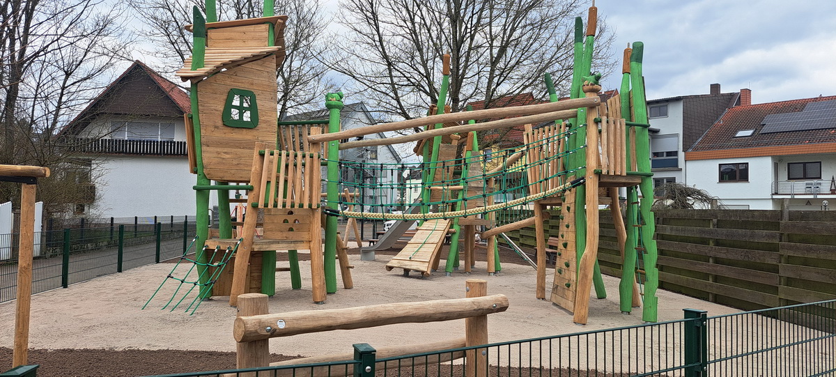 Spielplatz Rathaus 16