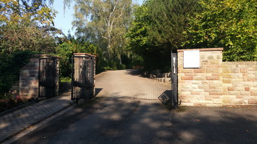 Eingang Massweilrerstrasse 2a